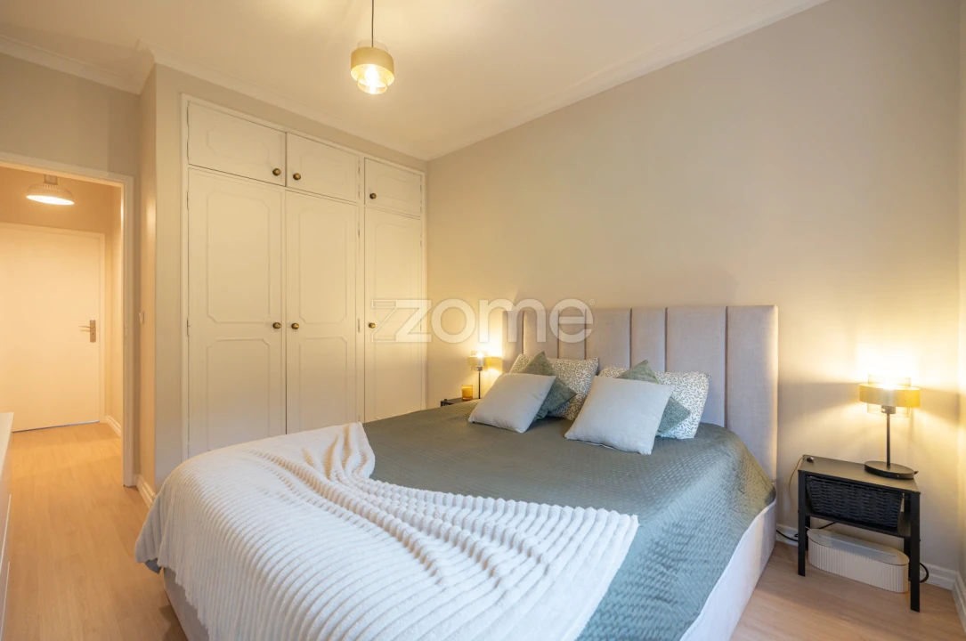 Apartamento T2 para Venda em Santo Antonio dos Olivais Foto 2