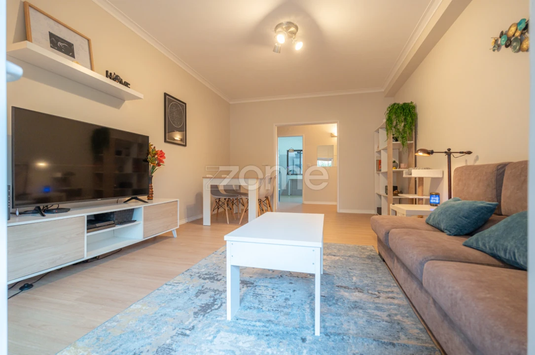 Apartamento T2 para Venda em Santo Antonio dos Olivais Foto 1