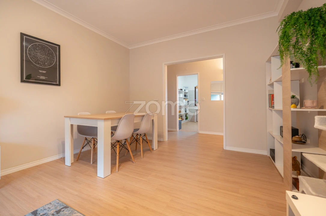 Apartamento T2 para Venda em Santo Antonio dos Olivais Foto 8
