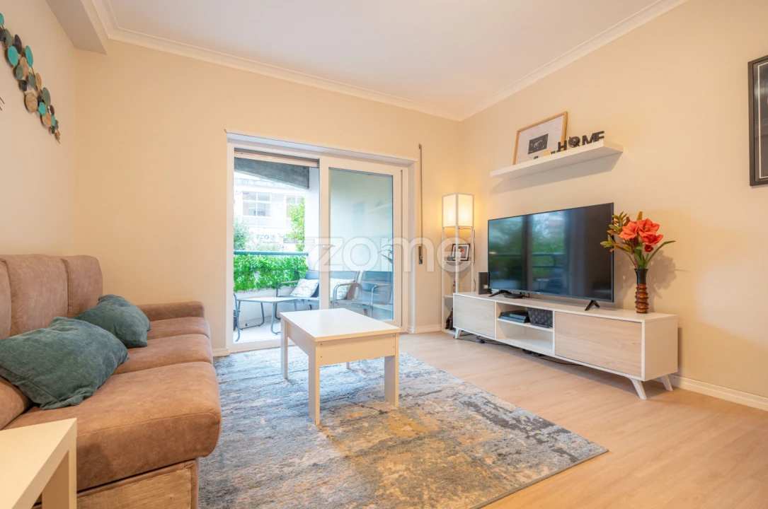 Apartamento T2 para Venda em Santo Antonio dos Olivais Foto 7
