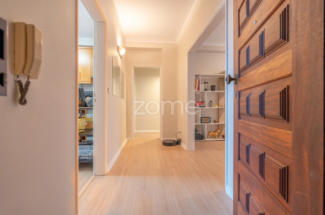 Apartamento T2 para Venda em Santo Antonio dos Olivais Foto 12