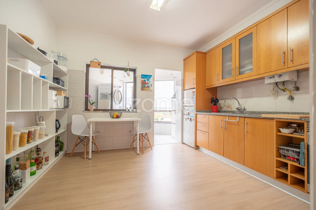 Apartamento T2 para Venda em Santo Antonio dos Olivais Foto 16