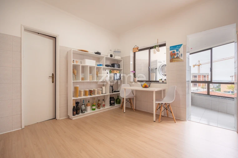 Apartamento T2 para Venda em Santo Antonio dos Olivais Foto 17