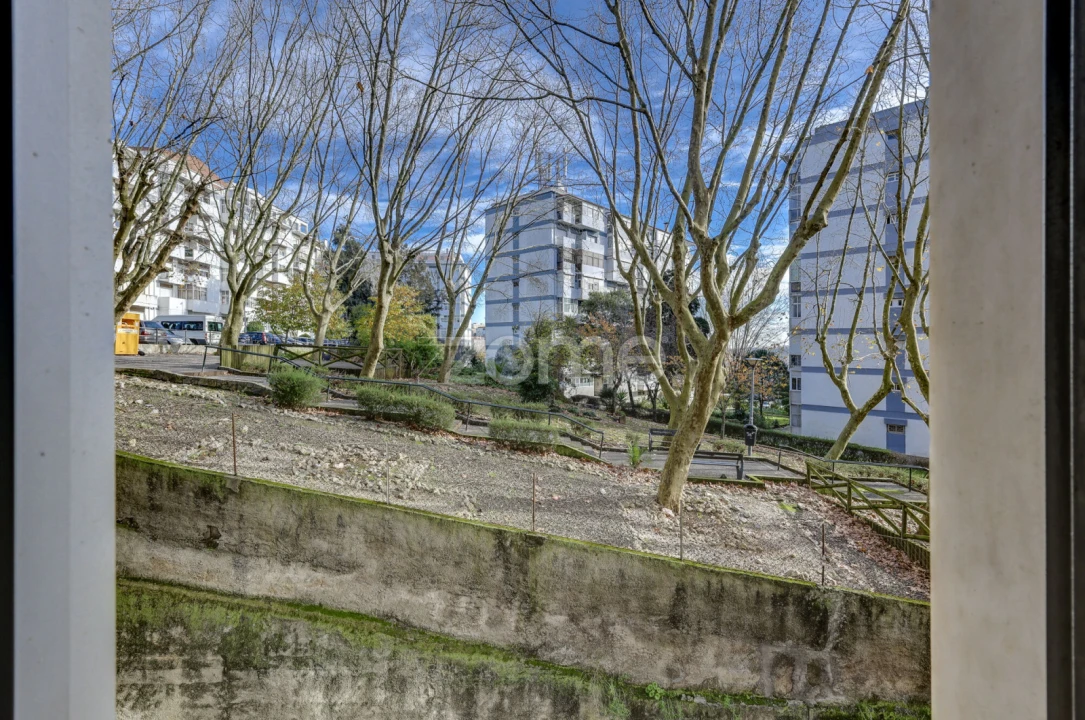 Negócio para Arrendamento em Massamá e Monte Abraão Foto 7