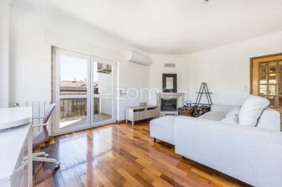 Apartamento T1 para Arrendamento em Carnaxide e Queijas