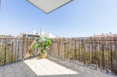 Apartamento T1 para Arrendamento em Carnaxide e Queijas