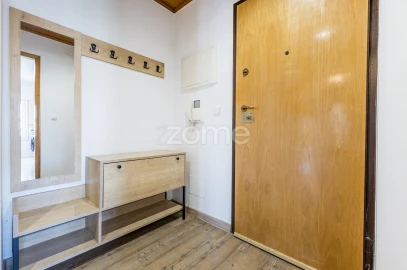 Apartamento T1 para Arrendamento em Carnaxide e Queijas