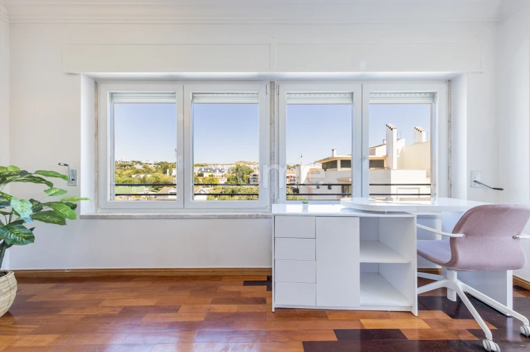 Apartamento T1 para Arrendamento em Carnaxide e Queijas Foto 9