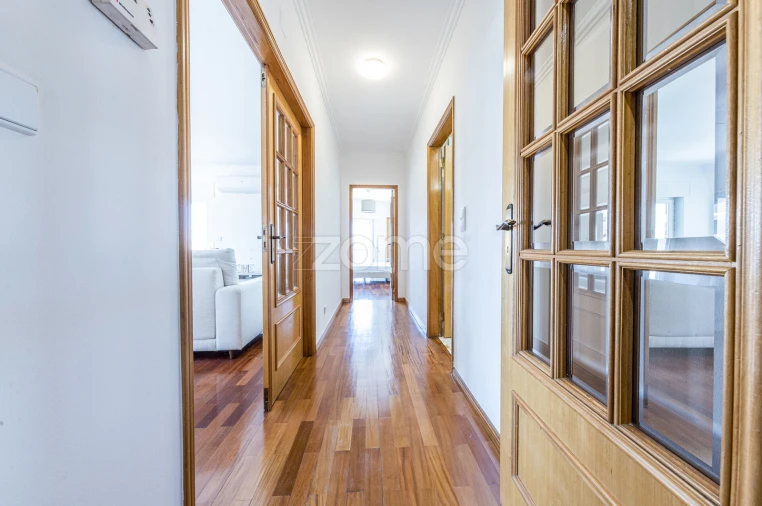 Apartamento T1 para Arrendamento em Carnaxide e Queijas Foto 11