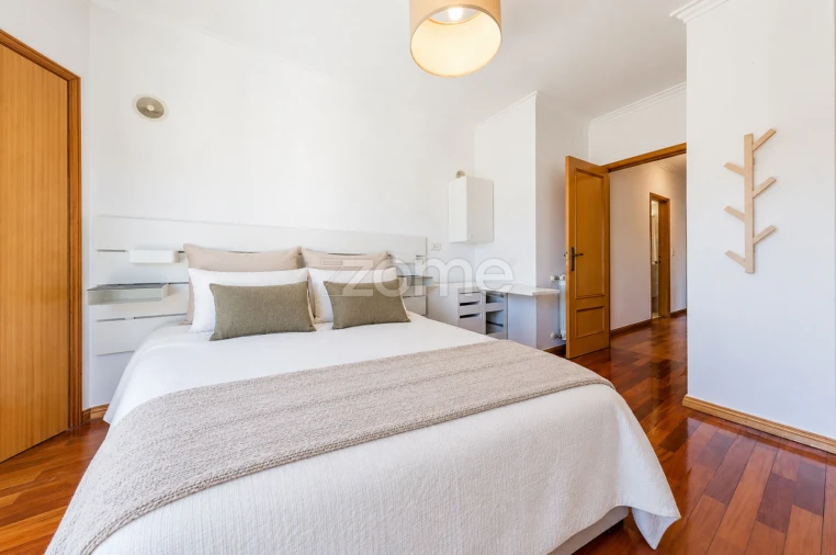 Apartamento T1 para Arrendamento em Carnaxide e Queijas Foto 15