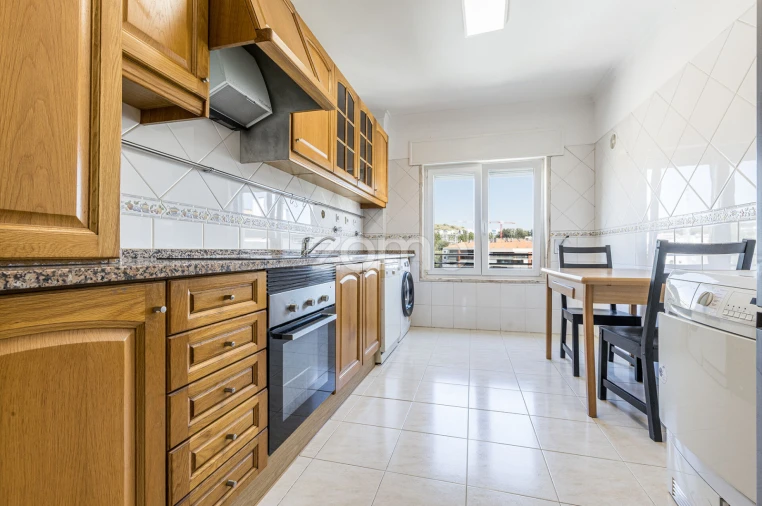 Apartamento T1 para Arrendamento em Carnaxide e Queijas Foto 21