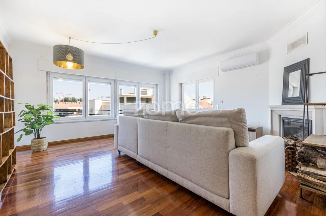 Apartamento T1 para Arrendamento em Carnaxide e Queijas Foto 8