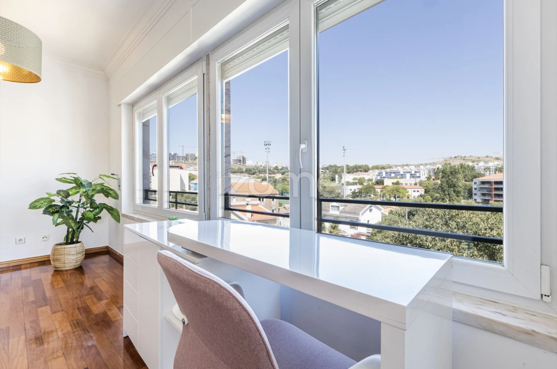 Apartamento T1 para Arrendamento em Carnaxide e Queijas Foto 1