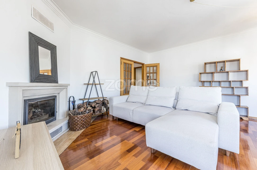 Apartamento T1 para Arrendamento em Carnaxide e Queijas Foto 4