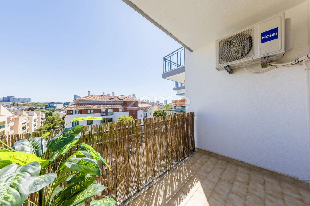 Apartamento T1 para Arrendamento em Carnaxide e Queijas Foto 2