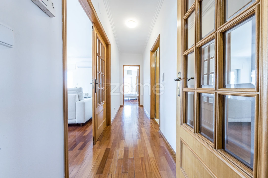 Apartamento T1 para Arrendamento em Carnaxide e Queijas Foto 11