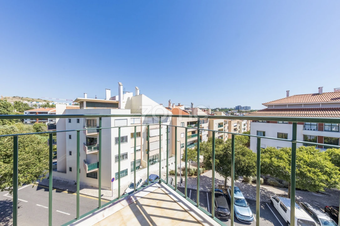 Apartamento T1 para Arrendamento em Carnaxide e Queijas Foto 16