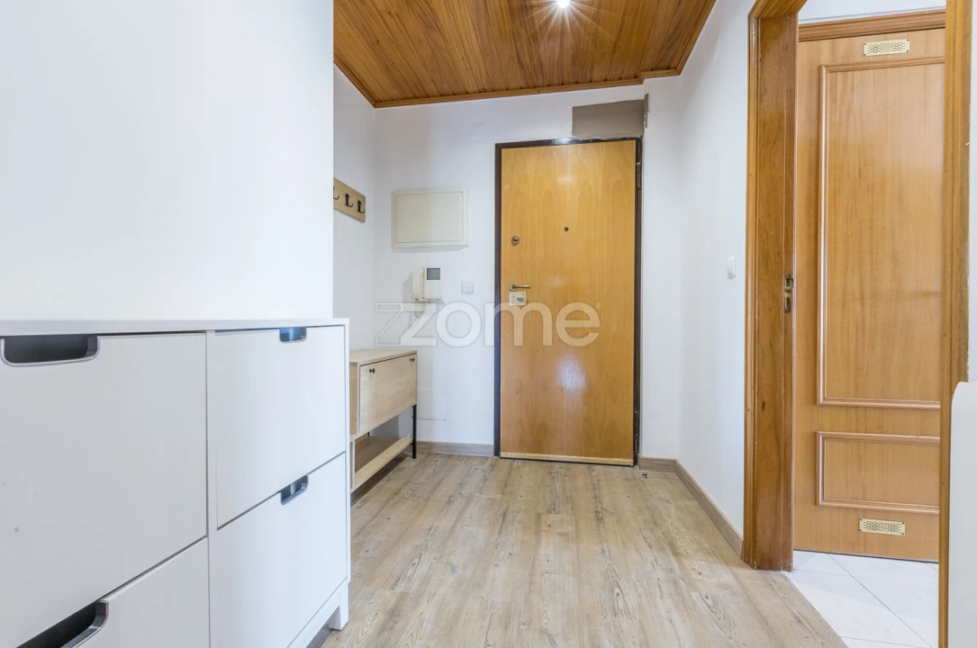 Apartamento T1 para Arrendamento em Carnaxide e Queijas Foto 18