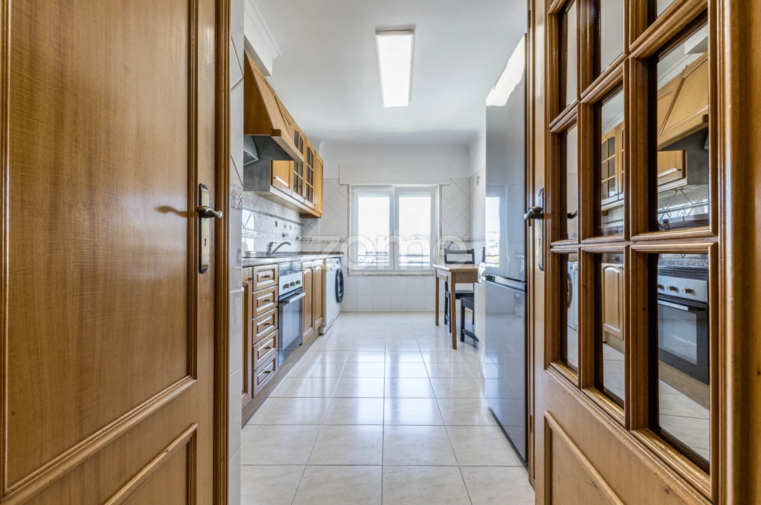 Apartamento T1 para Arrendamento em Carnaxide e Queijas Foto 20