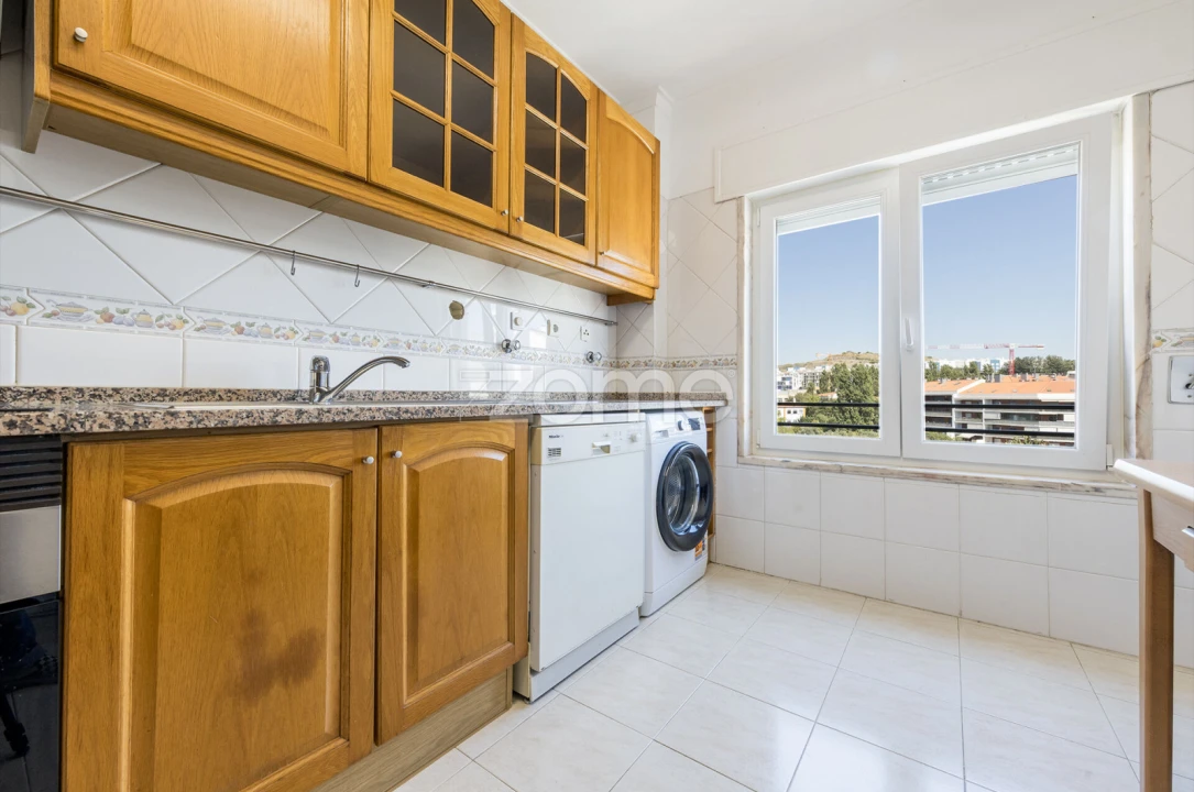 Apartamento T1 para Arrendamento em Carnaxide e Queijas Foto 23