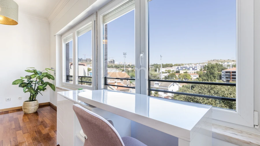 Apartamento T1 para Arrendamento em Carnaxide e Queijas