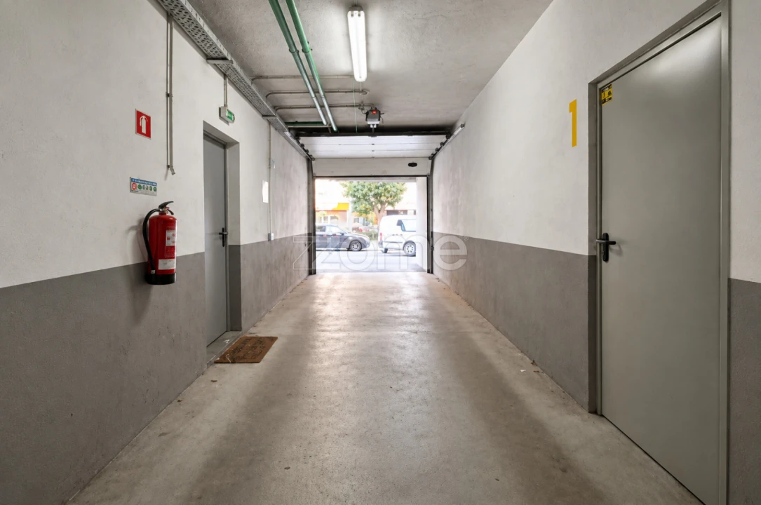 Garagem para Arrendamento em Braga (Maximinos, Sé e Cividade) Foto 16