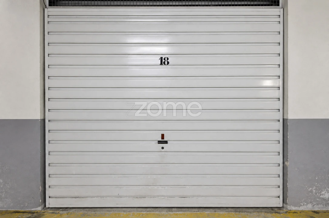 Garagem para Arrendamento em Braga (Maximinos, Sé e Cividade) Foto 3