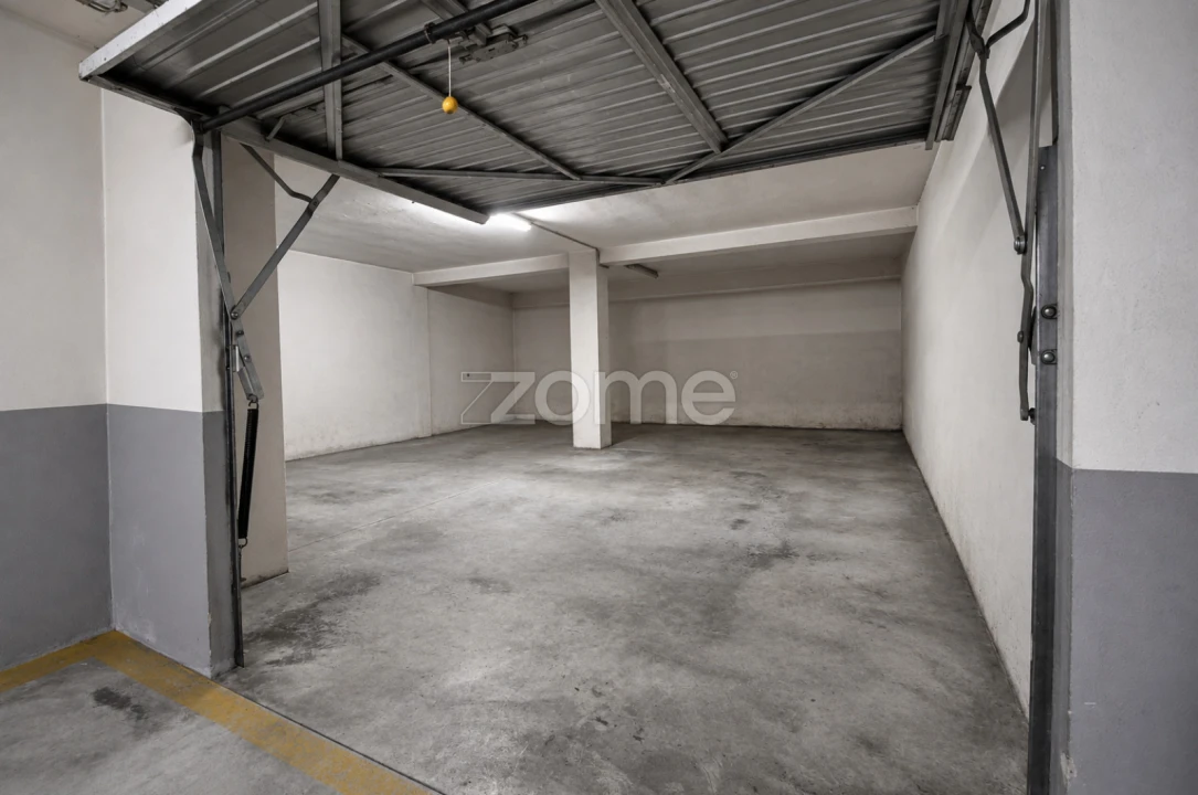 Garagem para Arrendamento em Braga (Maximinos, Sé e Cividade) Foto 7