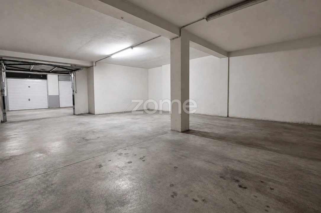 Garagem para Arrendamento em Braga (Maximinos, Sé e Cividade) Foto 8