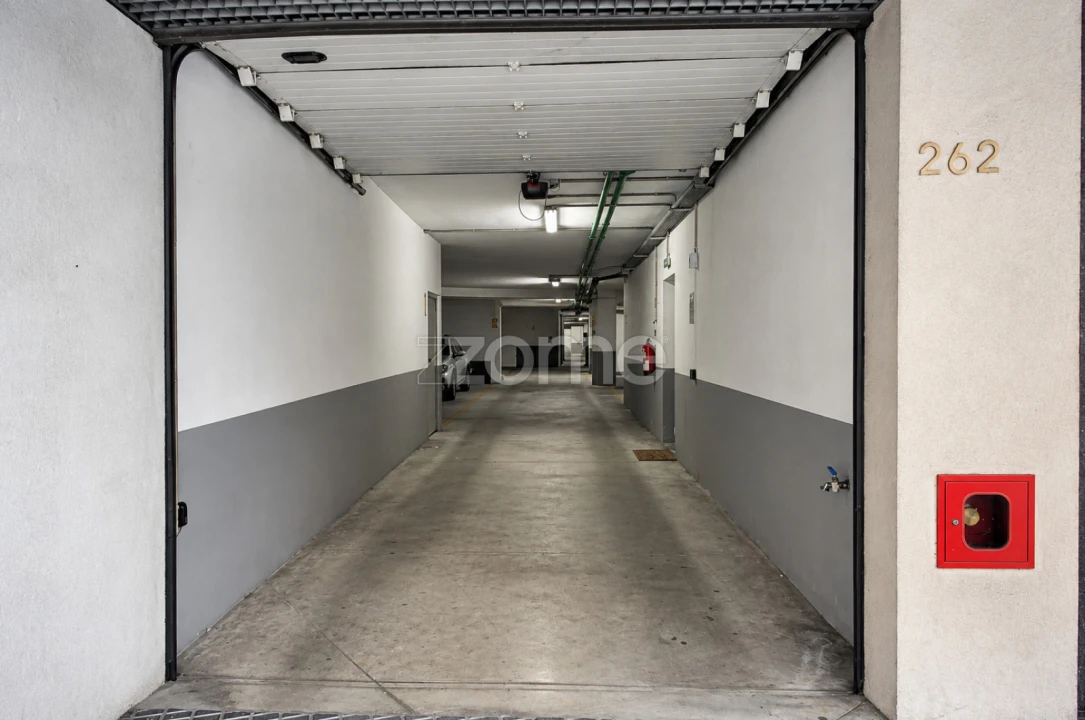 Garagem para Arrendamento em Braga (Maximinos, Sé e Cividade) Foto 2