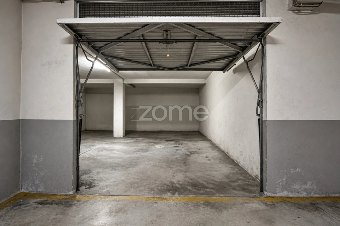 Garagem para Arrendamento em Braga (Maximinos, Sé e Cividade) Foto 6