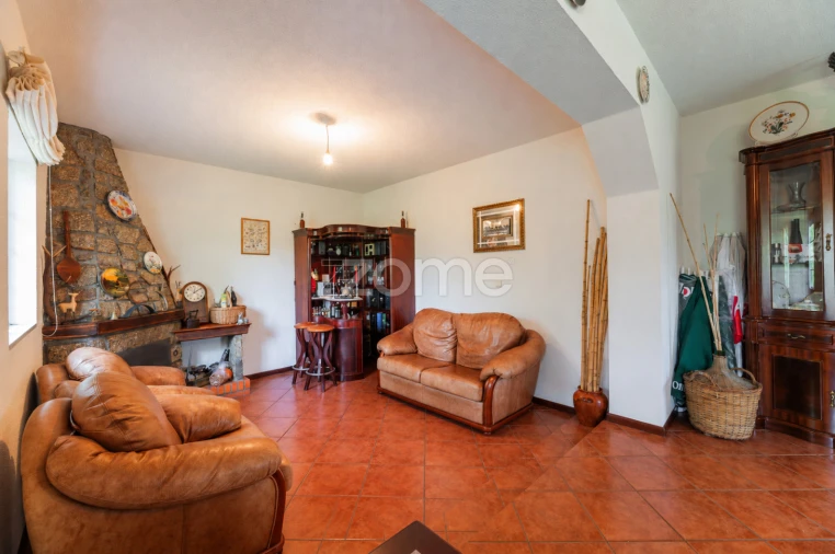 Moradia T4 para Venda em Salamonde Foto 6