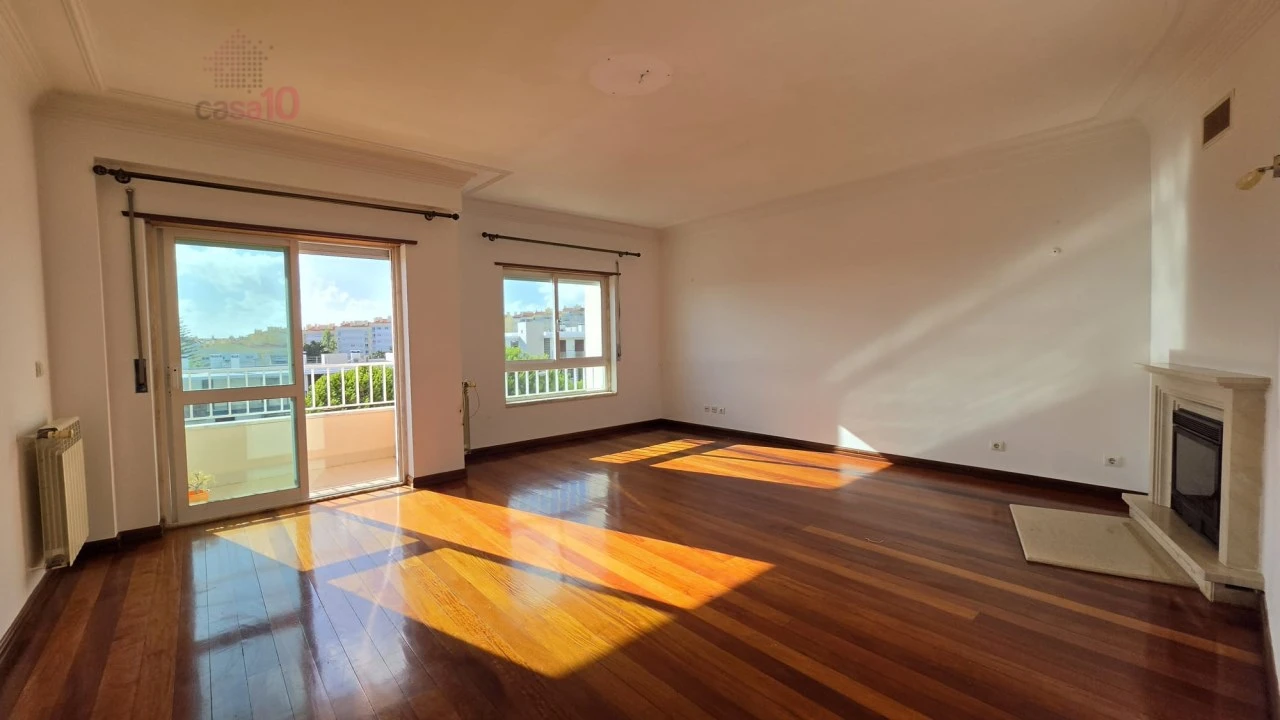 Apartamento T3 para Venda em Carcavelos e Parede Foto 2