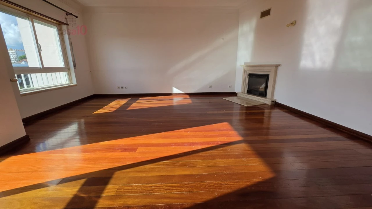 Apartamento T3 para Venda em Carcavelos e Parede Foto 5