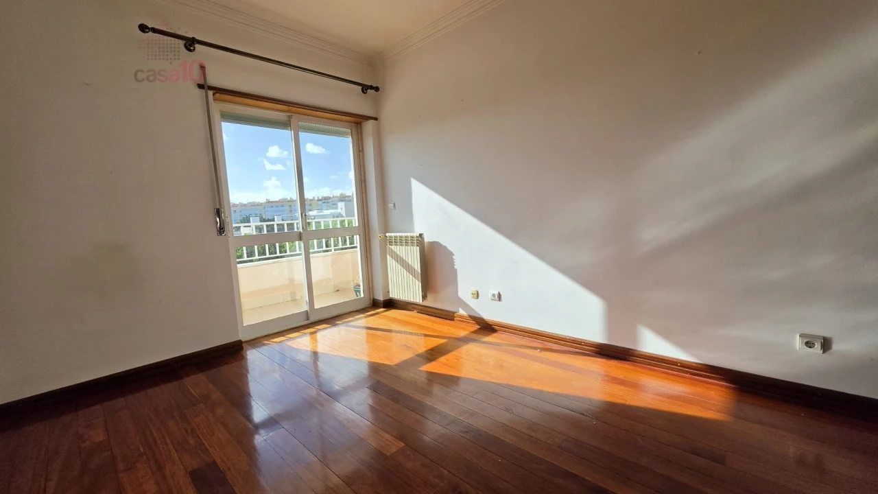 Apartamento T3 para Venda em Carcavelos e Parede Foto 10