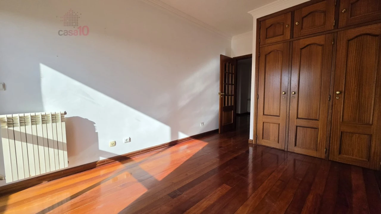Apartamento T3 para Venda em Carcavelos e Parede Foto 11