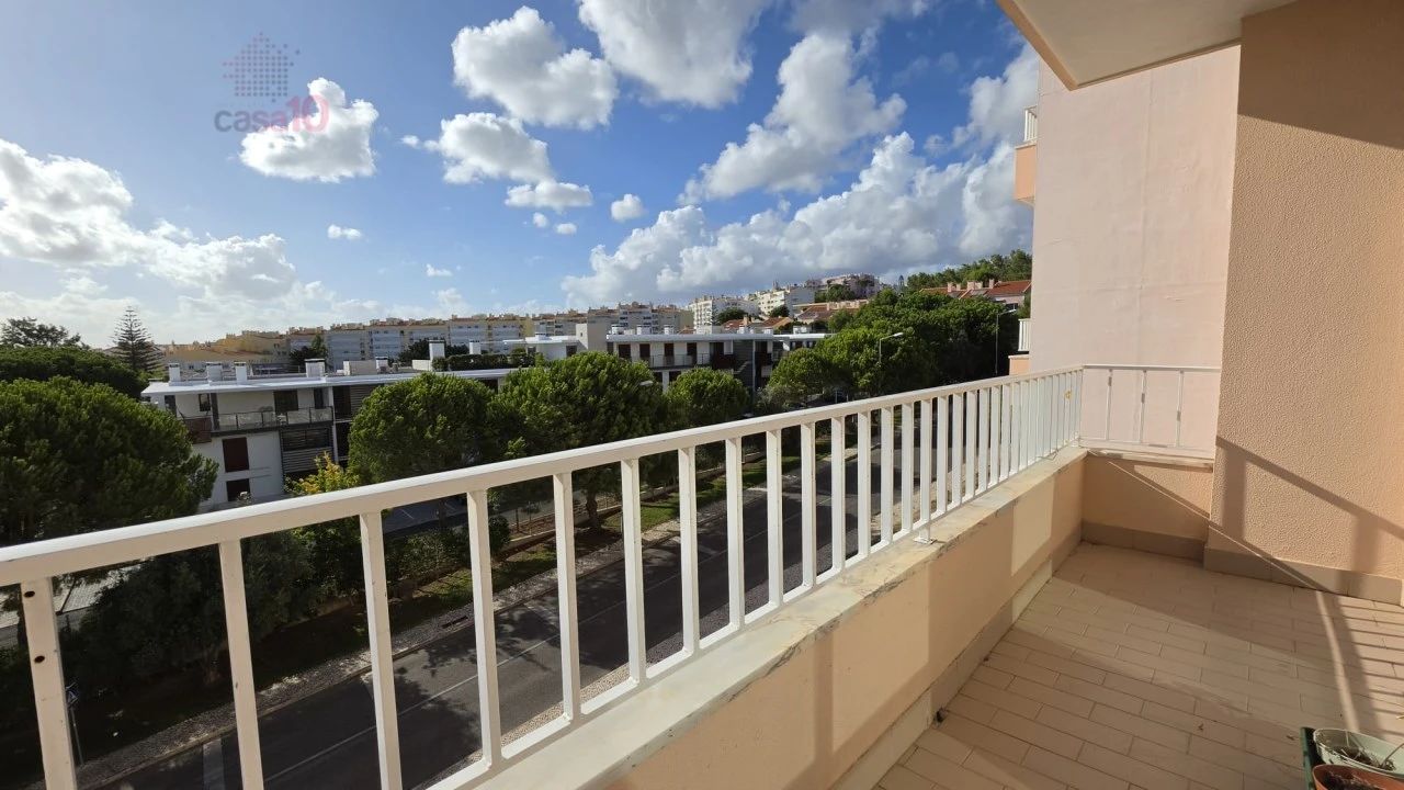 Apartamento T3 para Venda em Carcavelos e Parede Foto 12
