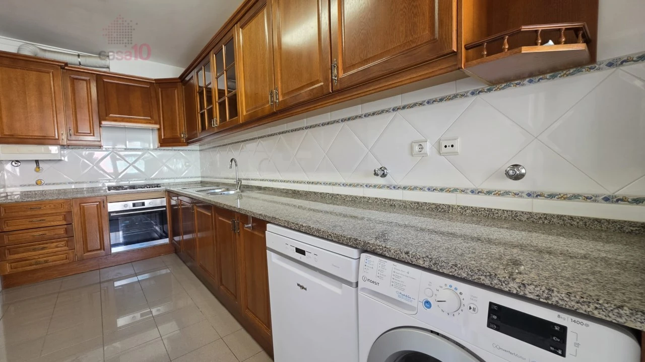 Apartamento T3 para Venda em Carcavelos e Parede Foto 19