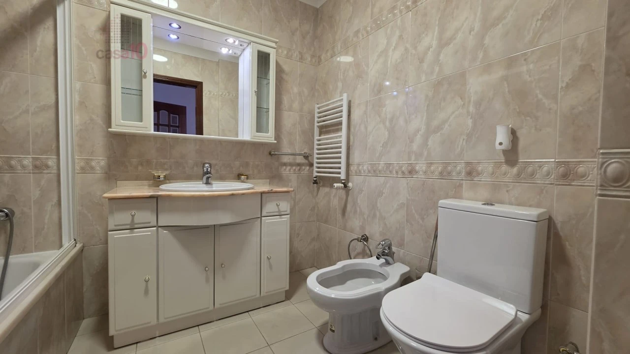 Apartamento T3 para Venda em Carcavelos e Parede Foto 28