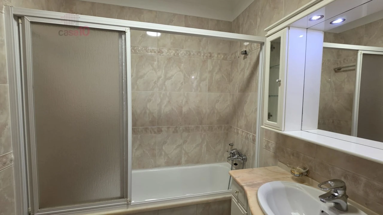 Apartamento T3 para Venda em Carcavelos e Parede Foto 29