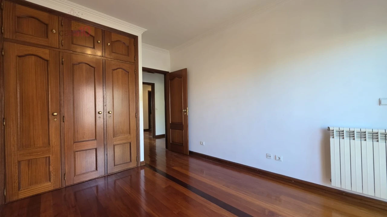 Apartamento T3 para Venda em Carcavelos e Parede Foto 30