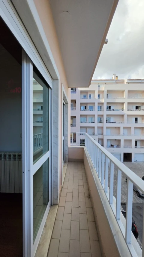 Apartamento T3 para Venda em Carcavelos e Parede