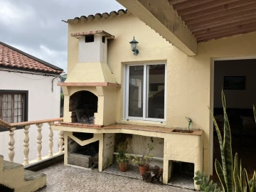Moradia T2 para Venda em Nossa Senhora dos Remedios