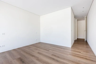 Moradia T4 para Venda em Corroios