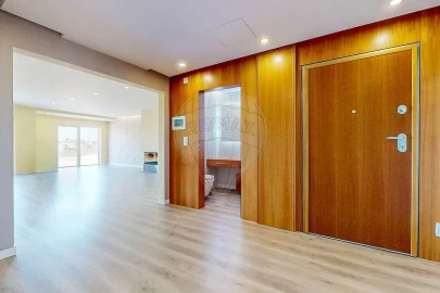 Apartamento T4 para Venda em Oeiras e São Julião da Barra, Paço de Arcos e Caxias
