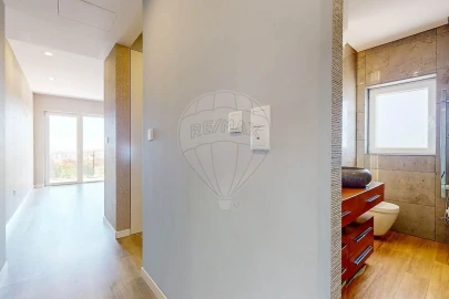 Apartamento T4 para Venda em Oeiras e São Julião da Barra, Paço de Arcos e Caxias