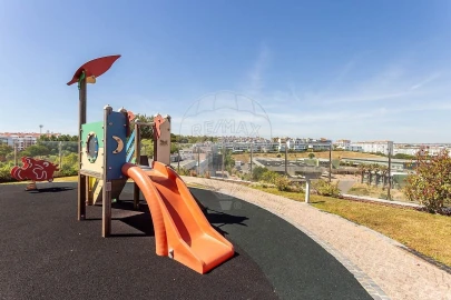 Apartamento T4 para Venda em Oeiras e São Julião da Barra, Paço de Arcos e Caxias