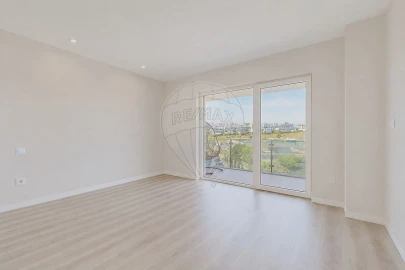 Apartamento T4 para Venda em Oeiras e São Julião da Barra, Paço de Arcos e Caxias