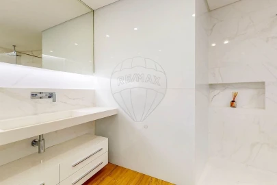 Apartamento T4 para Venda em Oeiras e São Julião da Barra, Paço de Arcos e Caxias