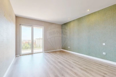 Apartamento T4 para Venda em Oeiras e São Julião da Barra, Paço de Arcos e Caxias